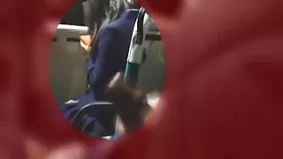 Słodka laska ssie kutasa swojego partnera - 2022-02-23 08:11:46