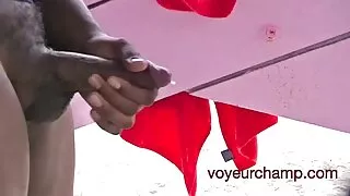 Sarah Shevon uwodzi ogolonego przystojniaka, a potem doi jego kutasa - 2022-02-24 00:50:04